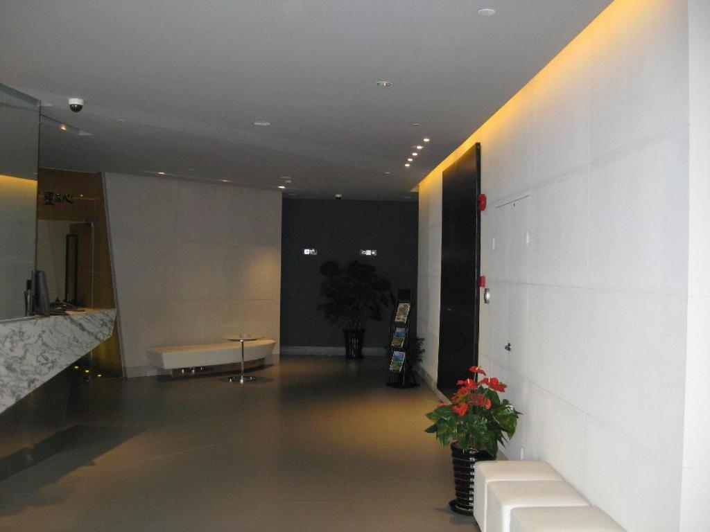 Jinjiang Inn Caoan Road Shanghai Buitenkant foto